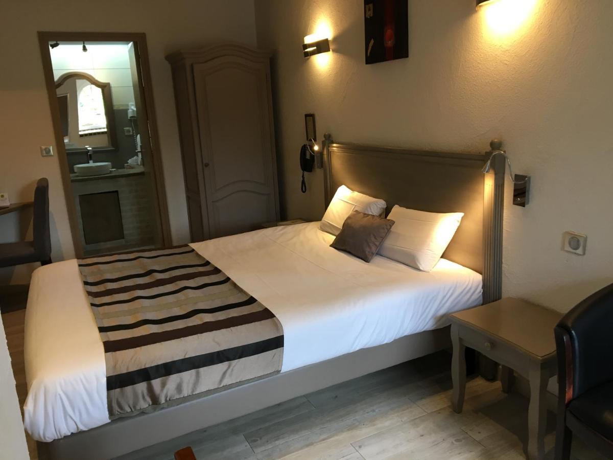 Logis Hotel Oasis Villaines-la-Juhel Buitenkant foto