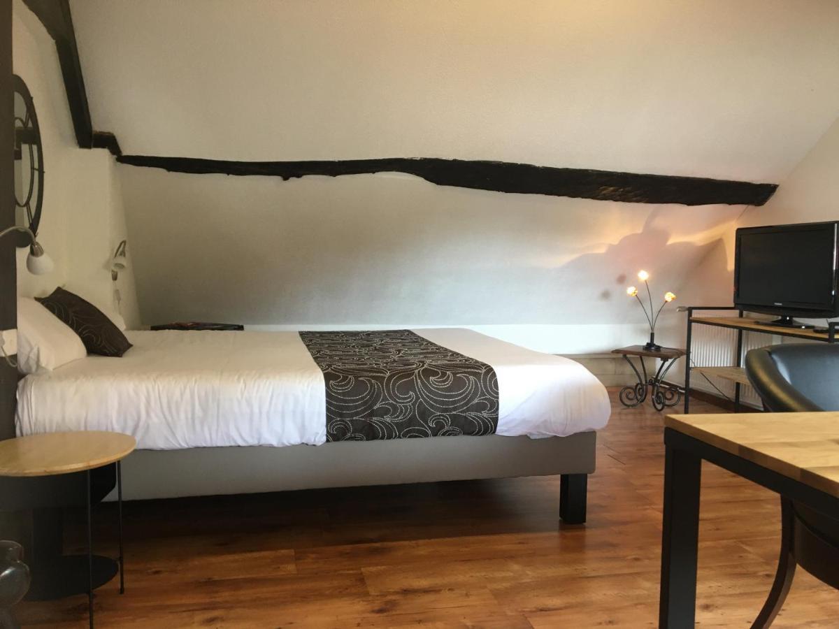 Logis Hotel Oasis Villaines-la-Juhel Buitenkant foto