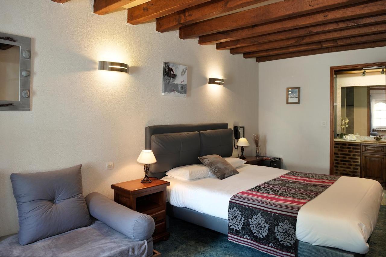 Logis Hotel Oasis Villaines-la-Juhel Buitenkant foto