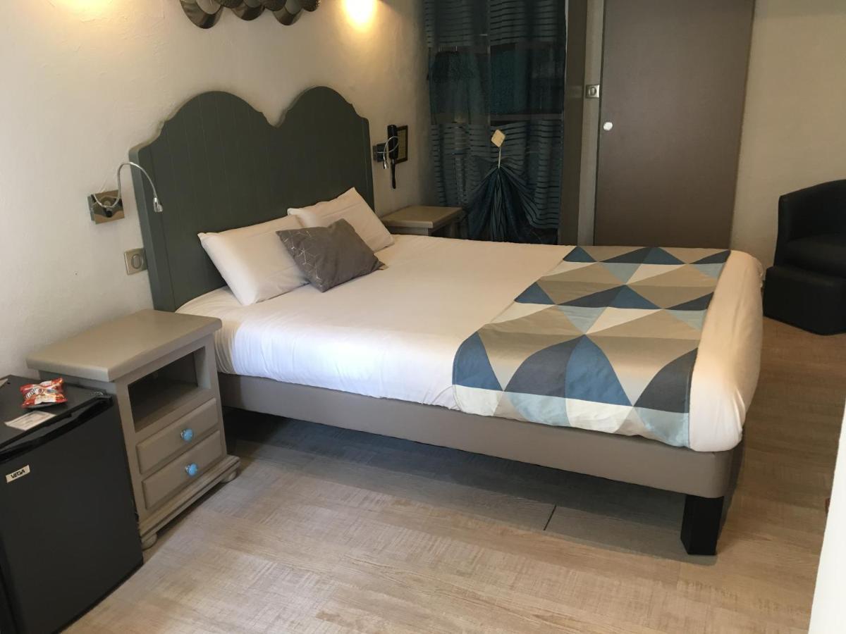 Logis Hotel Oasis Villaines-la-Juhel Buitenkant foto