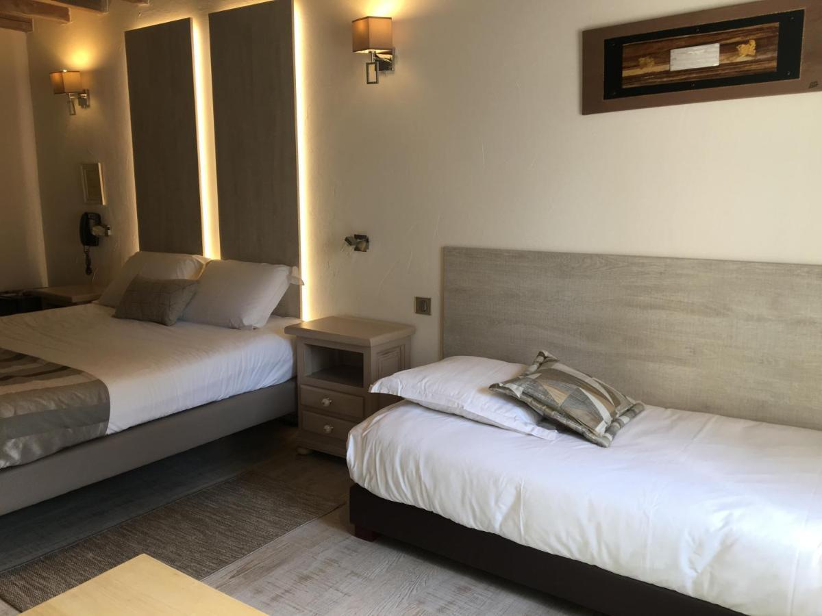 Logis Hotel Oasis Villaines-la-Juhel Buitenkant foto
