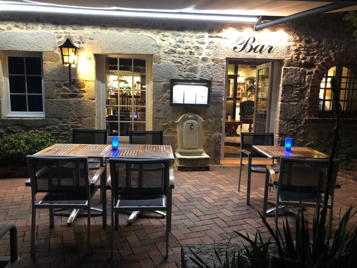 Logis Hotel Oasis Villaines-la-Juhel Buitenkant foto
