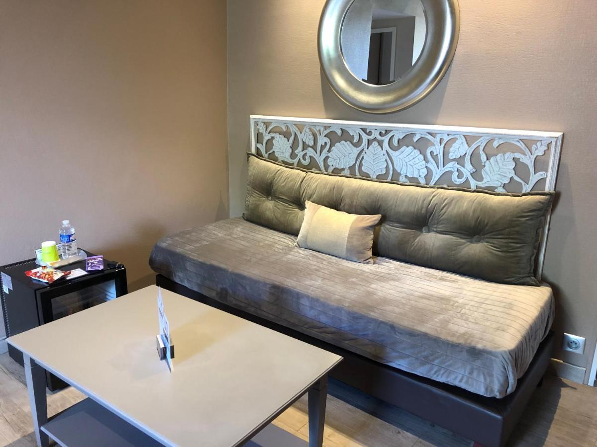 Logis Hotel Oasis Villaines-la-Juhel Buitenkant foto