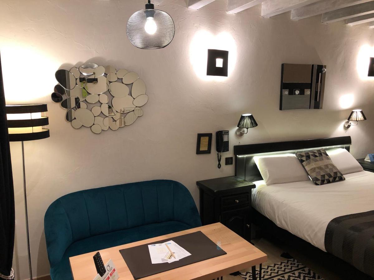 Logis Hotel Oasis Villaines-la-Juhel Buitenkant foto