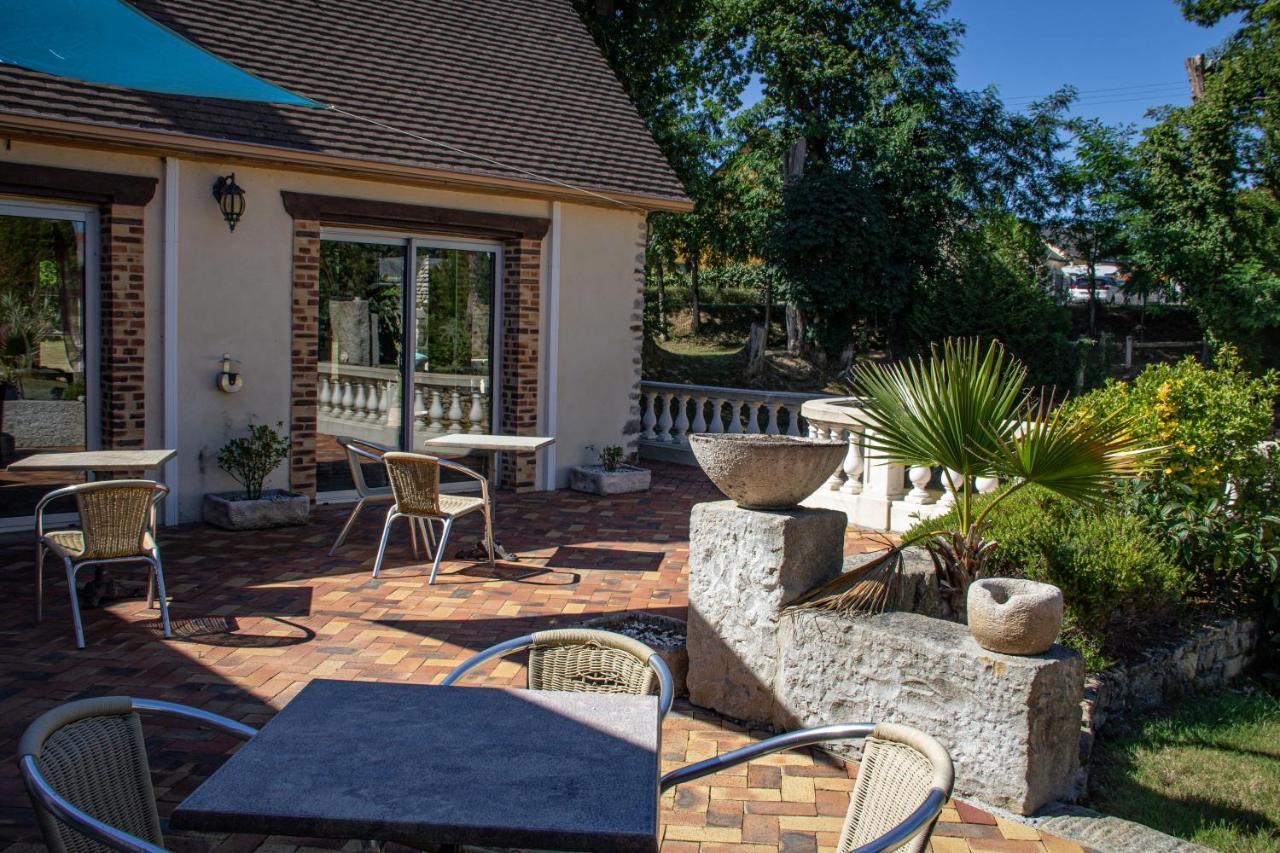 Logis Hotel Oasis Villaines-la-Juhel Buitenkant foto