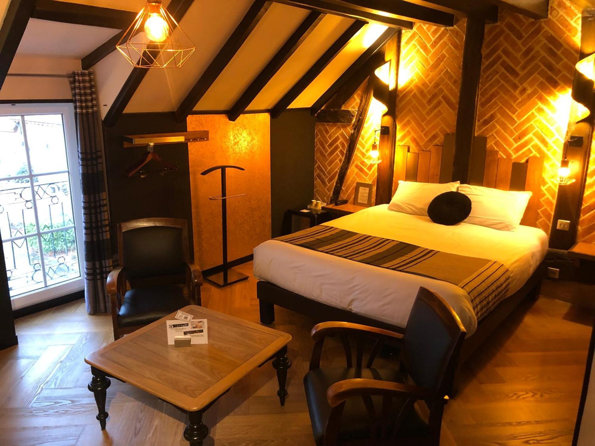 Logis Hotel Oasis Villaines-la-Juhel Buitenkant foto