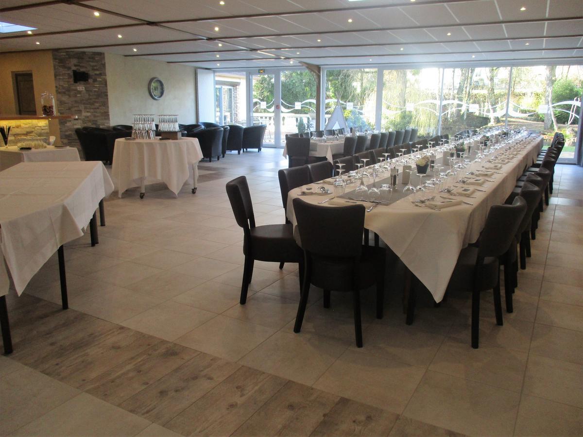 Logis Hotel Oasis Villaines-la-Juhel Buitenkant foto