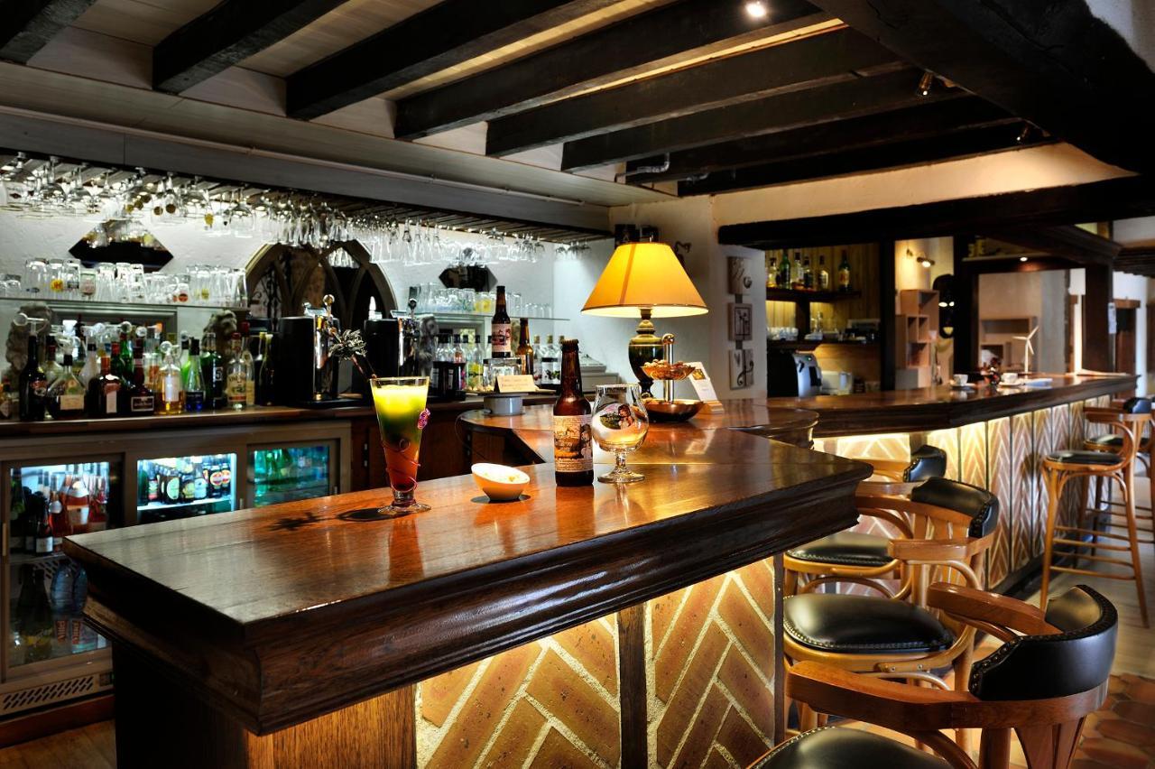 Logis Hotel Oasis Villaines-la-Juhel Buitenkant foto